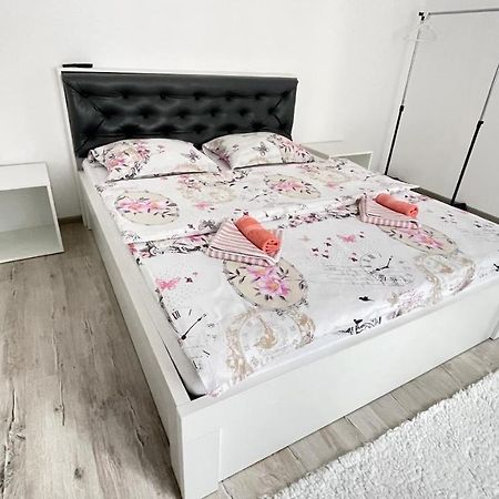 Apartament Linistit / Cozy Apartment Кымпулунг-Молдовенеск Экстерьер фото