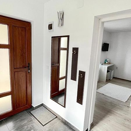 Apartament Linistit / Cozy Apartment Кымпулунг-Молдовенеск Экстерьер фото