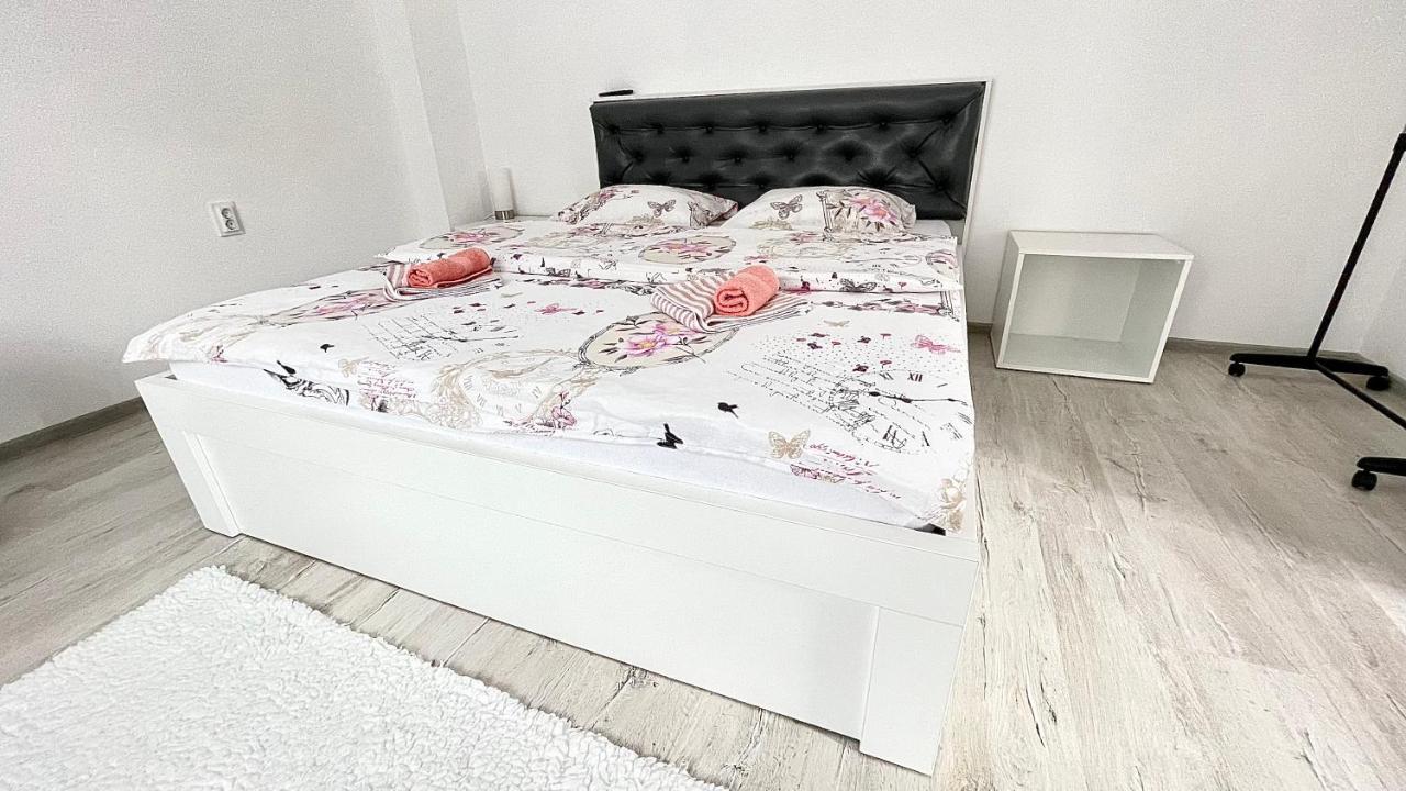 Apartament Linistit / Cozy Apartment Кымпулунг-Молдовенеск Экстерьер фото