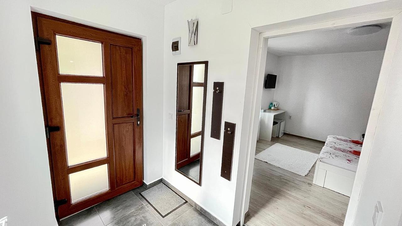 Apartament Linistit / Cozy Apartment Кымпулунг-Молдовенеск Экстерьер фото